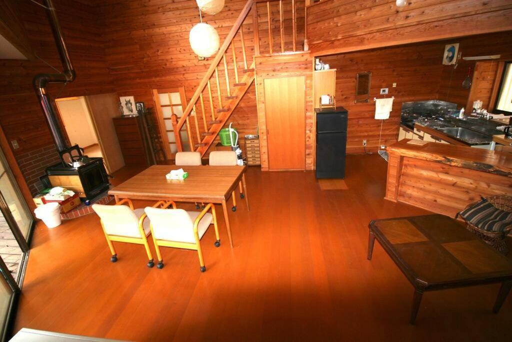 北軽井沢の貸別荘一棟貸し切り-庭とウッドデッキつき Azumaiokozan Exterior photo